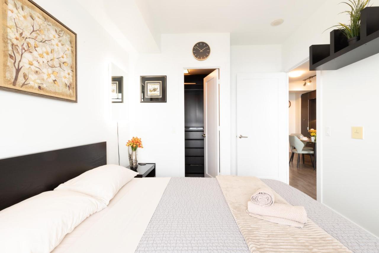 Bright Condo In The Heart Of Toronto Exterior foto